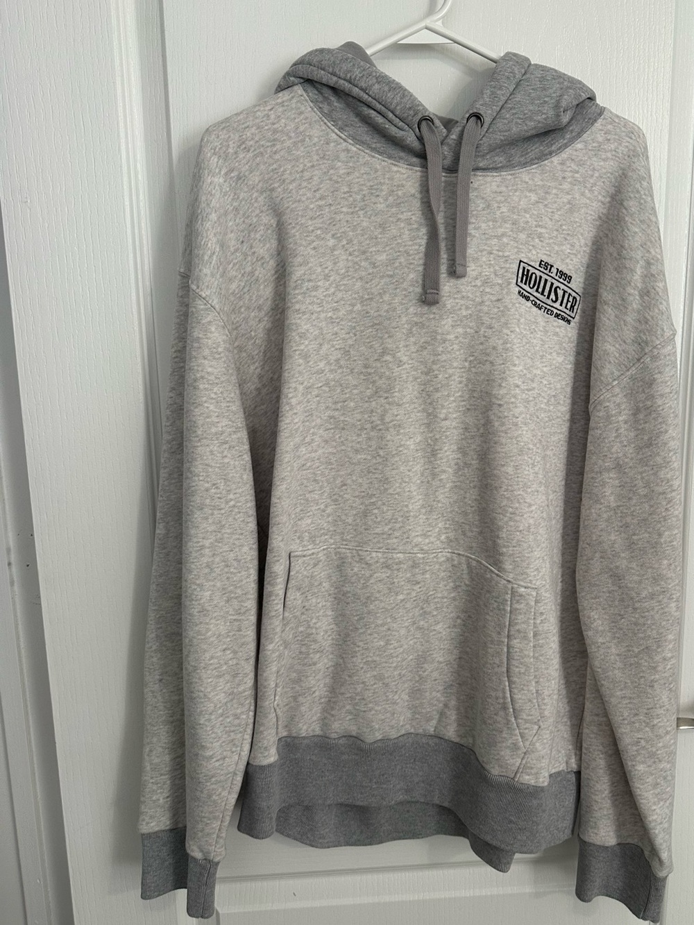 Hollister Light Gray Women’s Hoodie XL